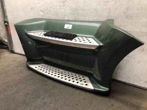 2012-2022 Kenworth T680 Green Right/Passenger Front Skirt - Used - Image 3